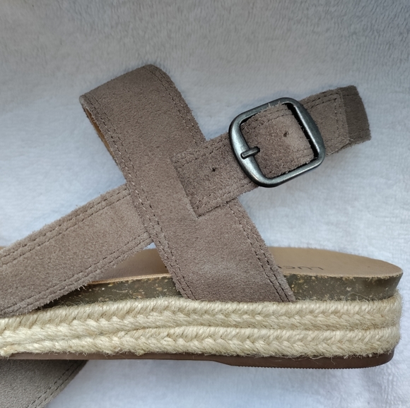 🆕Lucky Brand | Gadine Suede Sandals Size 9 - Picture 5 of 10